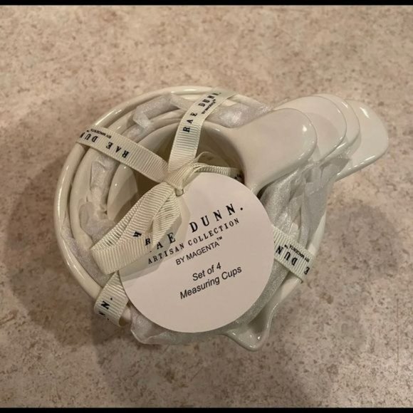 Rae Dunn Set of 4 Measuring Cups - Picture 2 of 4